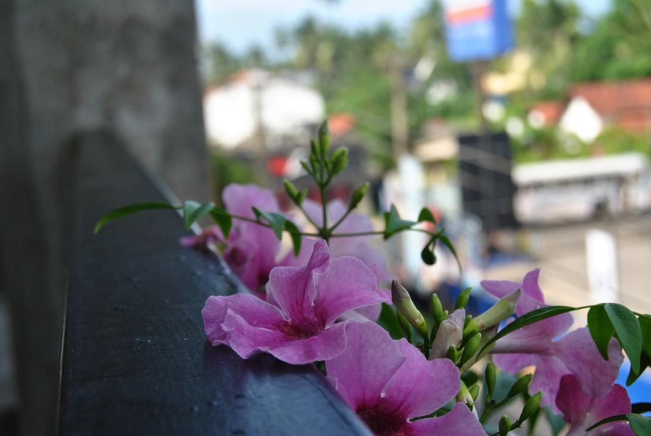 The Canoe Negombo Kültér fotó
